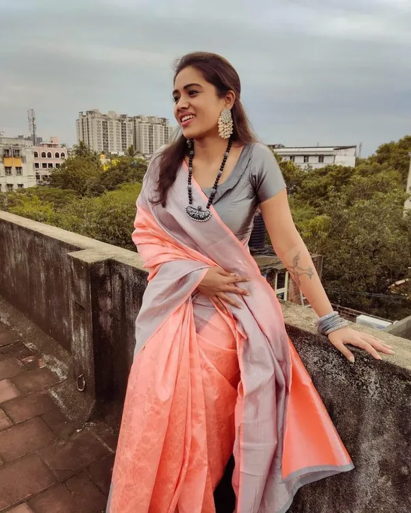 Orange_Embellished_Banarasi_Jacquard_Saree_(Orange)